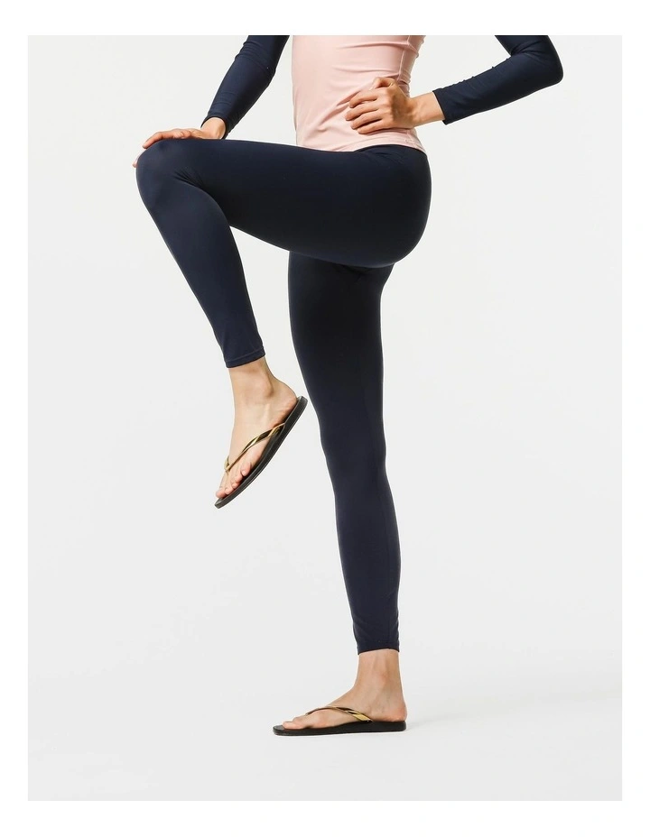 UV-Resistant Leggings in Navy image 2