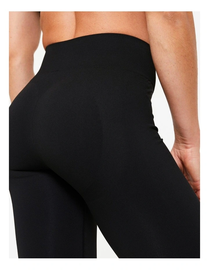 Push-Up Effect Seamless Leggings in Black image 3