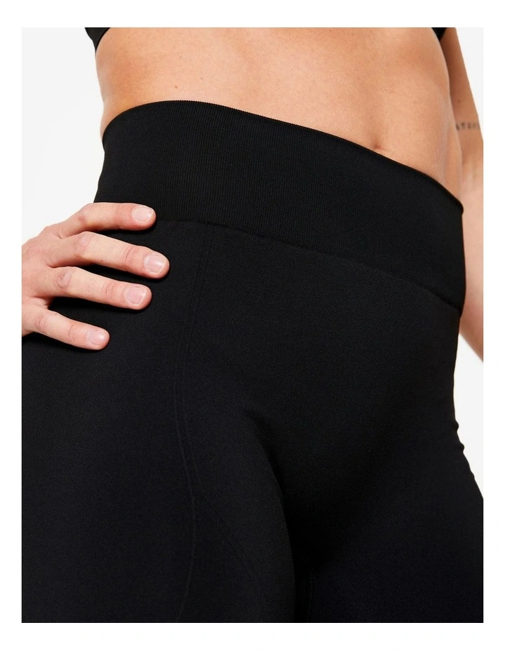 Push-Up Effect Seamless Leggings in Black image 4