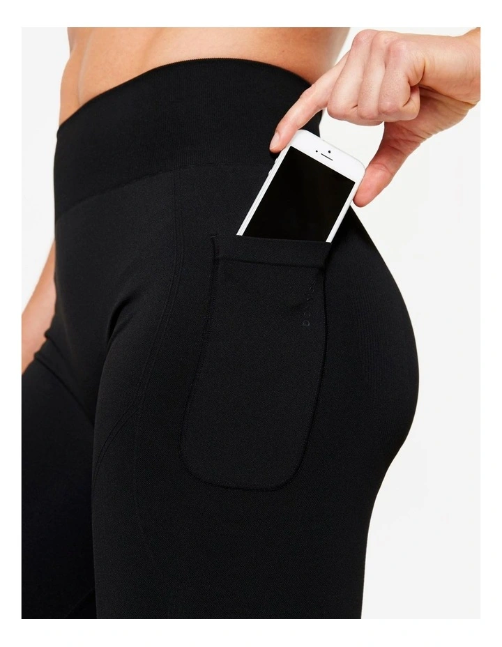 Push-Up Effect Seamless Leggings in Black image 5