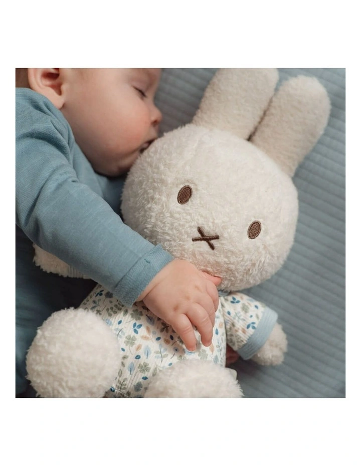 Miffy Lucky Leaves Medium - Plush image 3