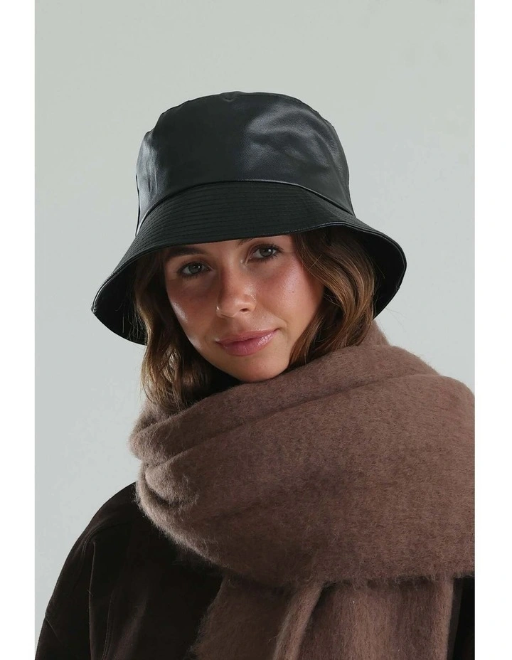 Blair Bucket Hat in Black image 2