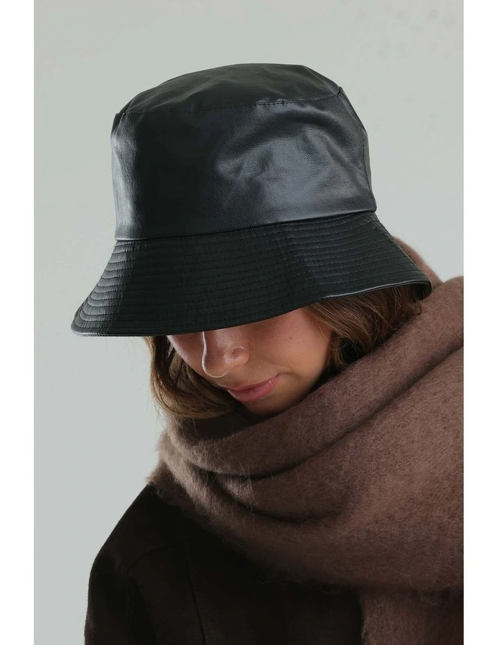 Blair Bucket Hat in Black image 3