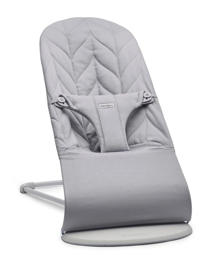 Bouncer Bliss - Woven, Petal quilt, Light gray image 1