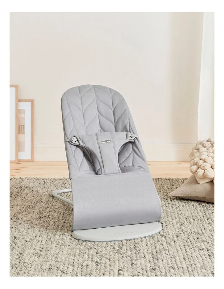 Bouncer Bliss - Woven, Petal quilt, Light gray image 2