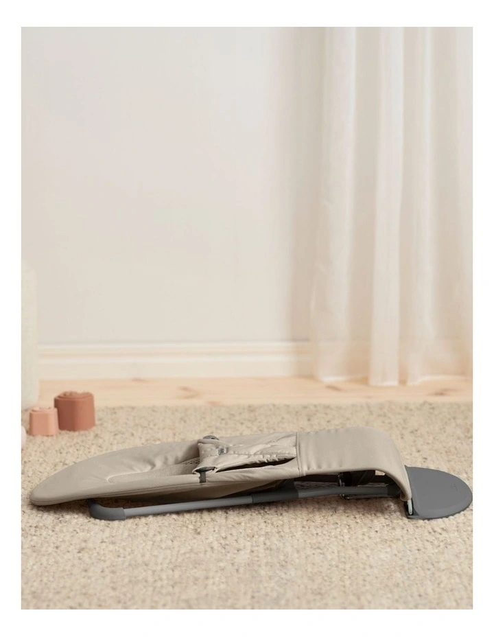 Bouncer Balance Soft. Woven/Jersey. Tri fabric. Sand Grey image 3