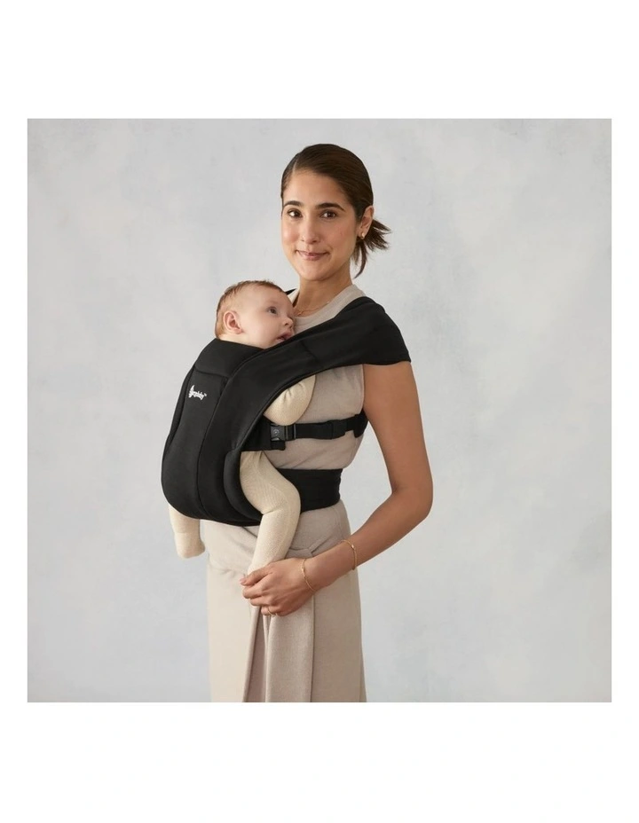 Embrace Newborn Carrier - Pure Black image 4