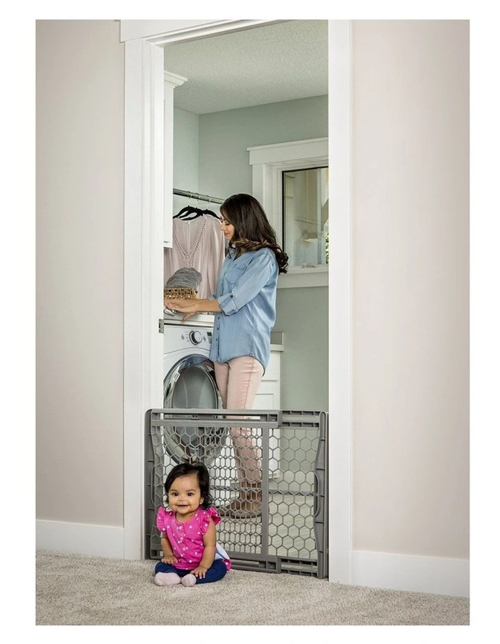Expandable Baby Gate Plastic Twist Lock Fits Openings 28-42 Inch image 5