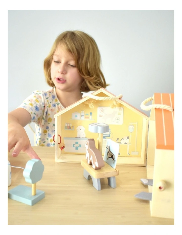 Kaper Kidz Wooden Portable Veterinary Pet Hospital Playset Kids 3 Years image 5
