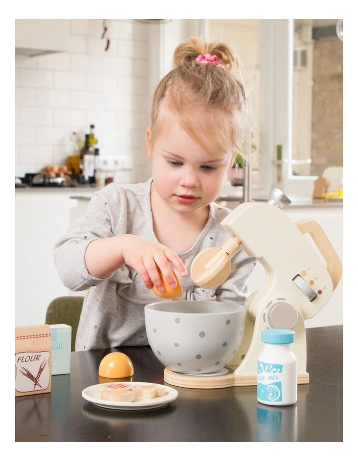 New Classic Toys Baking Set Kids Pretend Play Toy White 36m image 3