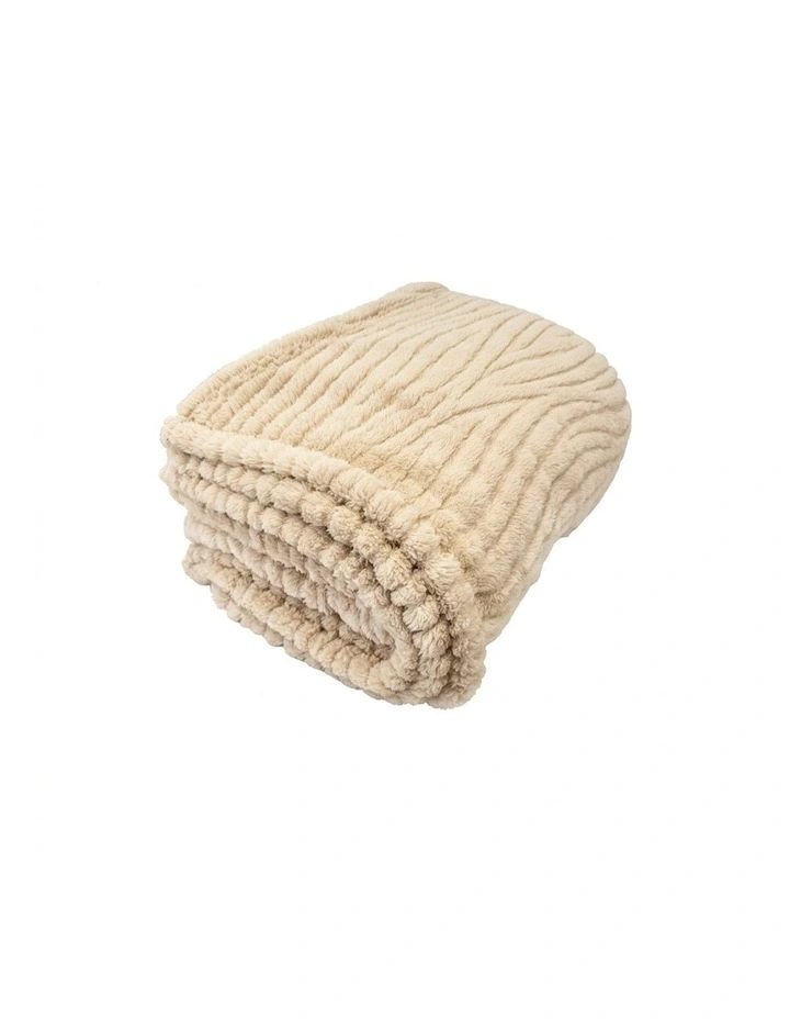 Fleur Darling Fluffy Blanket in Beige image 3