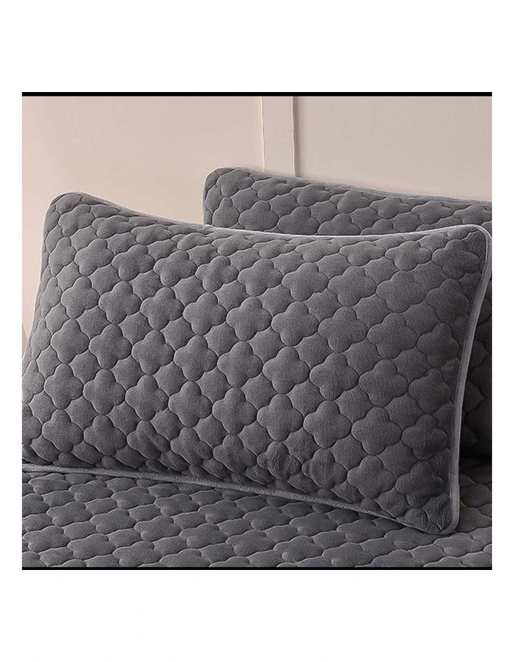 SOGA 2 Pack Grey King Clover Quilted Fleece Mattress Cover Sets with 4 Pillowcases image 4
