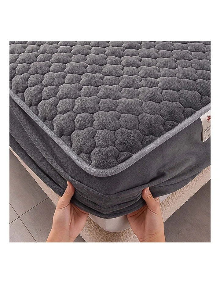 SOGA 2 Pack Grey Double Clover Quilted Fleece Mattress Cover Sets with 4 Pillowcases image 5