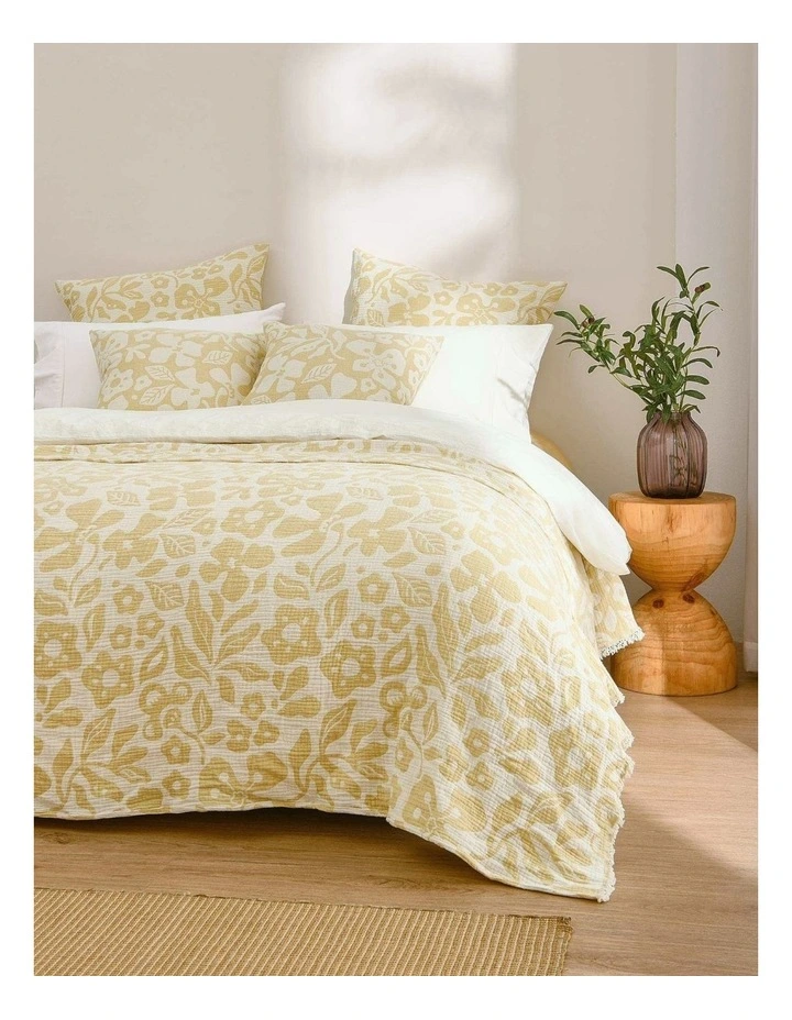 Dreamaker Briar Floral Cotton Blanket in Buckwheat image 2