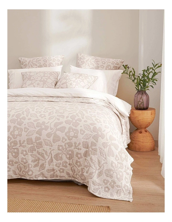 Dreamaker Briar Floral Cotton Blanket in Natural image 2