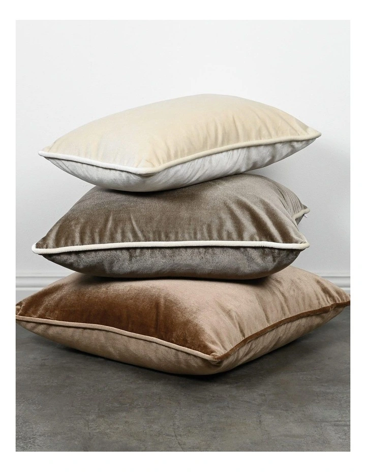 SOHO - CREAM - VELVET CUSHION - SELF PIPE image 3
