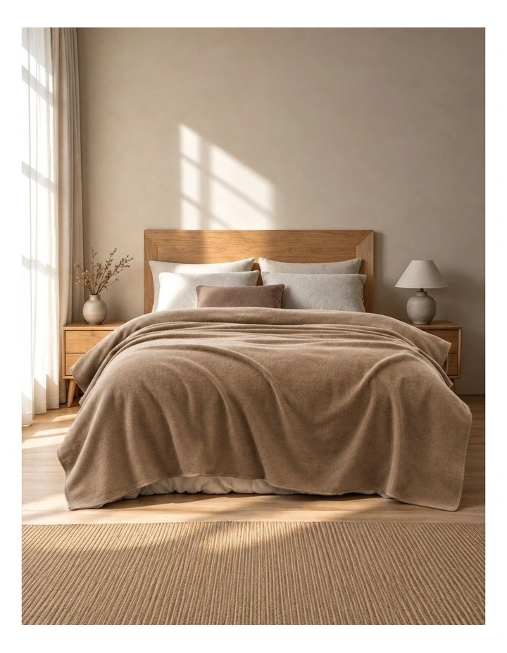 Laconia 400gsm Wool blanket - Camel image 1