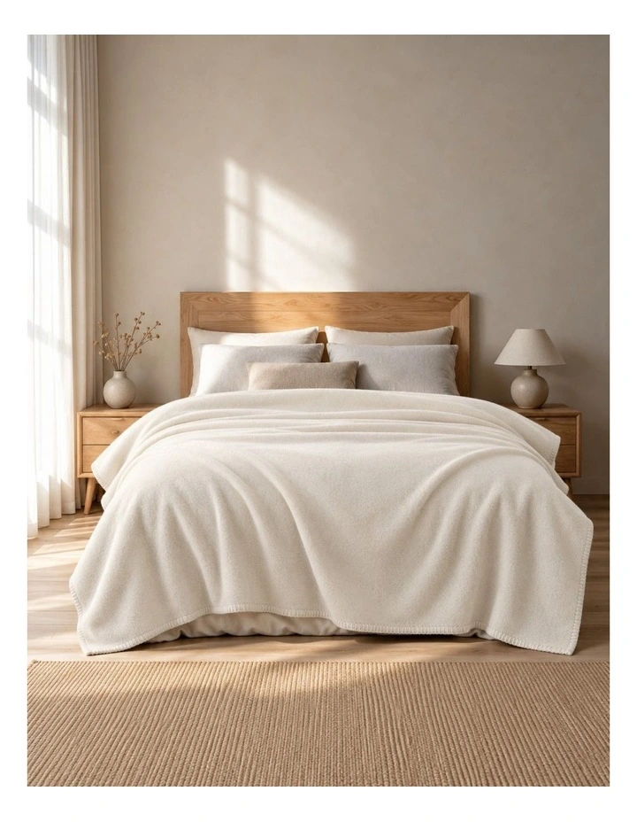 Laconia 400gsm Wool blanket  - Natural image 1