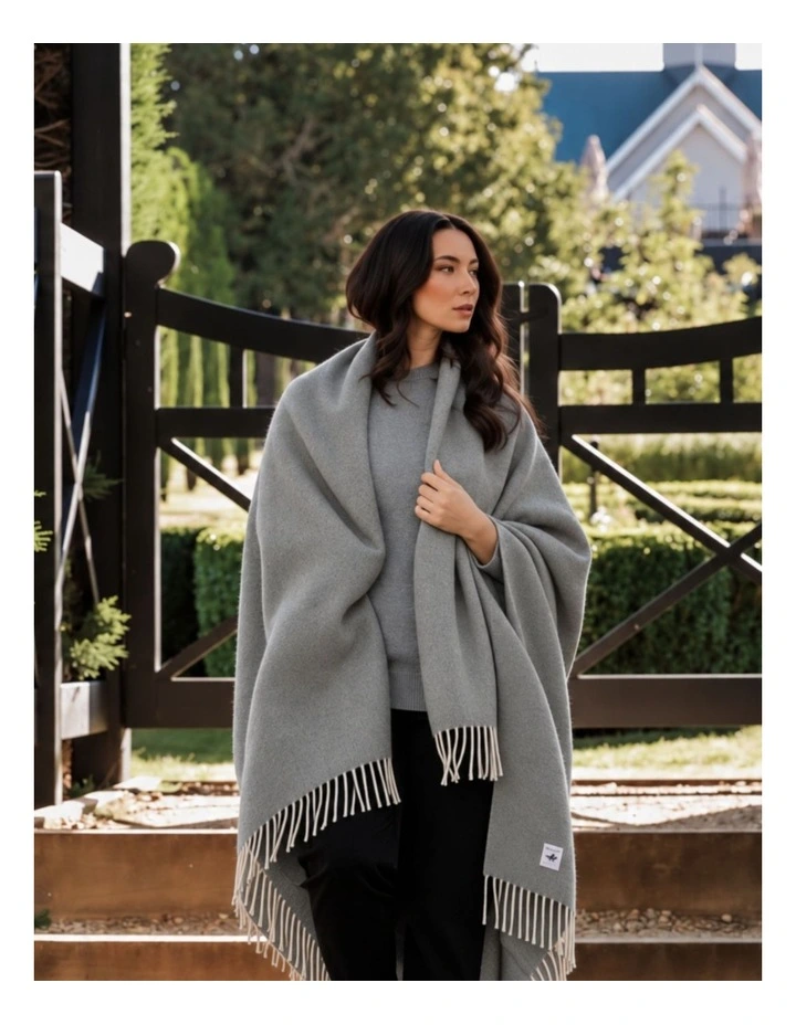 Billabong Fringed Throw Blanket image 2