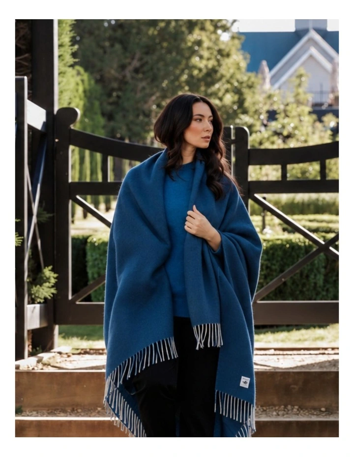Billabong Fringed Throw Blanket image 2