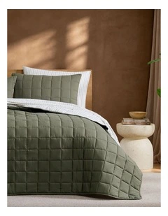 Antique Reversible Coverlet Set In Khaki