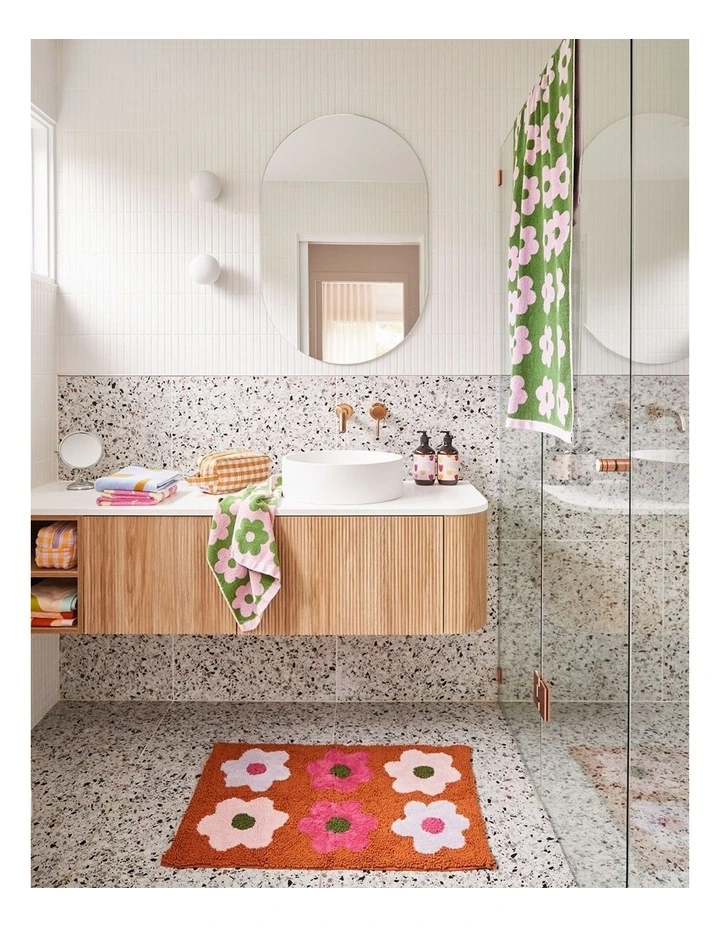 Flowerbed Towel Sheet image 4
