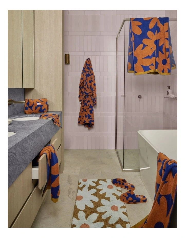 Marlo Hand Towel image 2