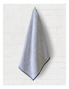 Washed Pebble Bath Towel in White / Graphite