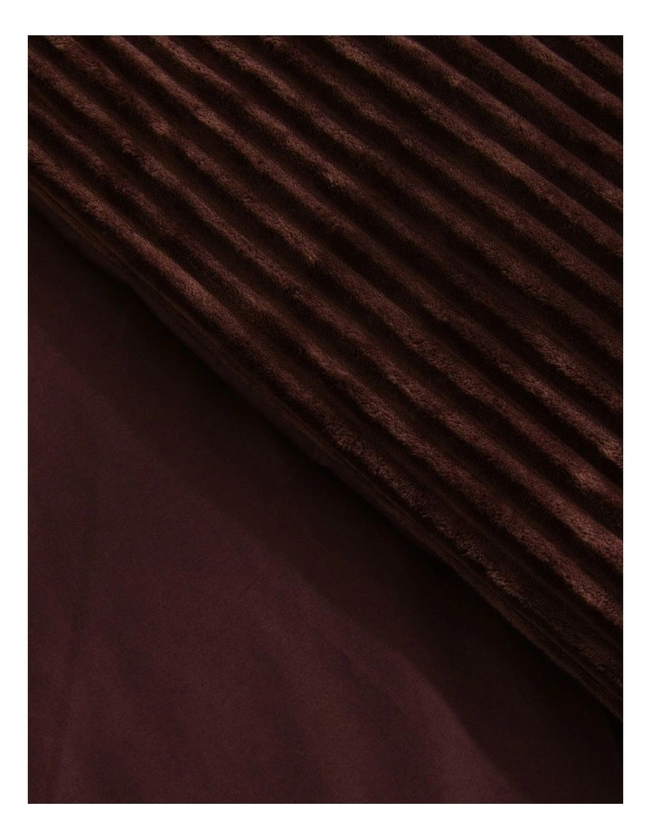 Embossed Teddy Fleece Quilt Cover Set in Chocolate image 5