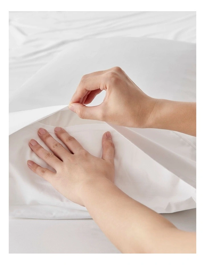 400Thread Count Premium Cotton Sateen Sheet Set in White image 3