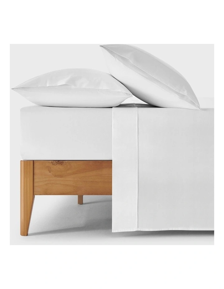 400Thread Count Premium Cotton Sateen Sheet Set in White image 7