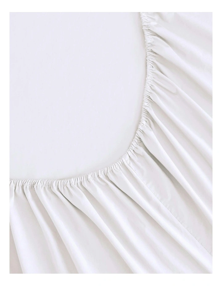 250Thread Count Cotton and Recycled Polyester Blend Sheet Set in White image 5