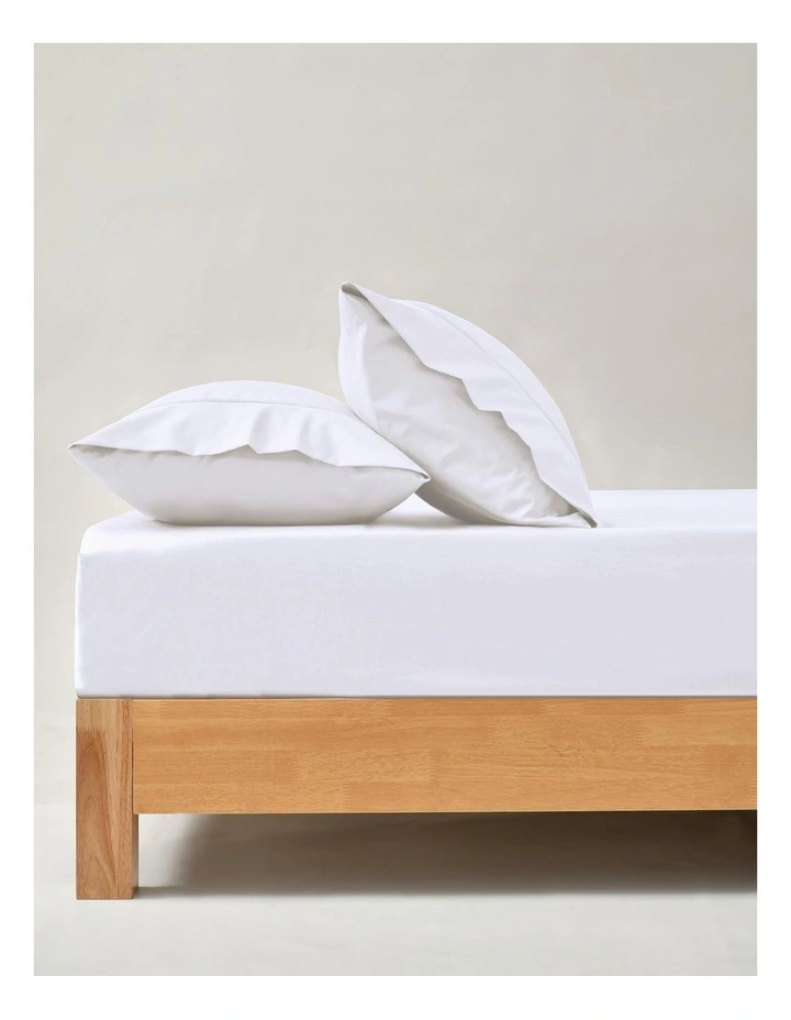 250TC Cotton & Recycled Polyester Blend Fitted Sheet Set in White image 1