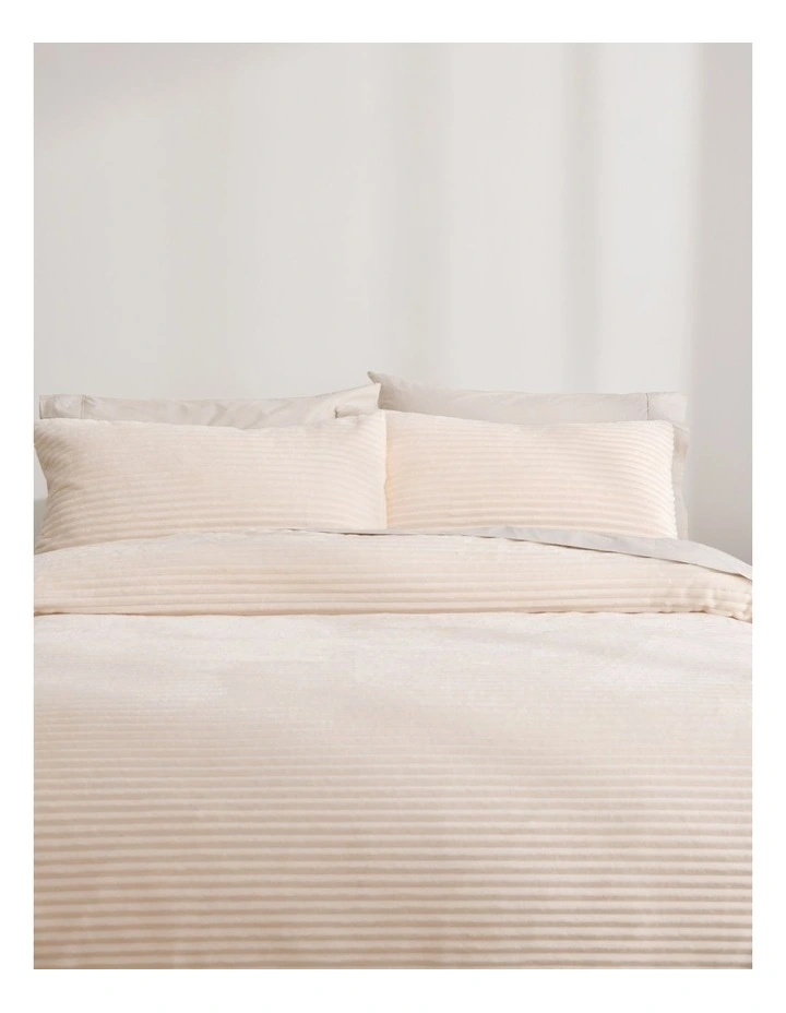 Embossed Teddy Fleece Quilt Cover Set in Vanilla image 2