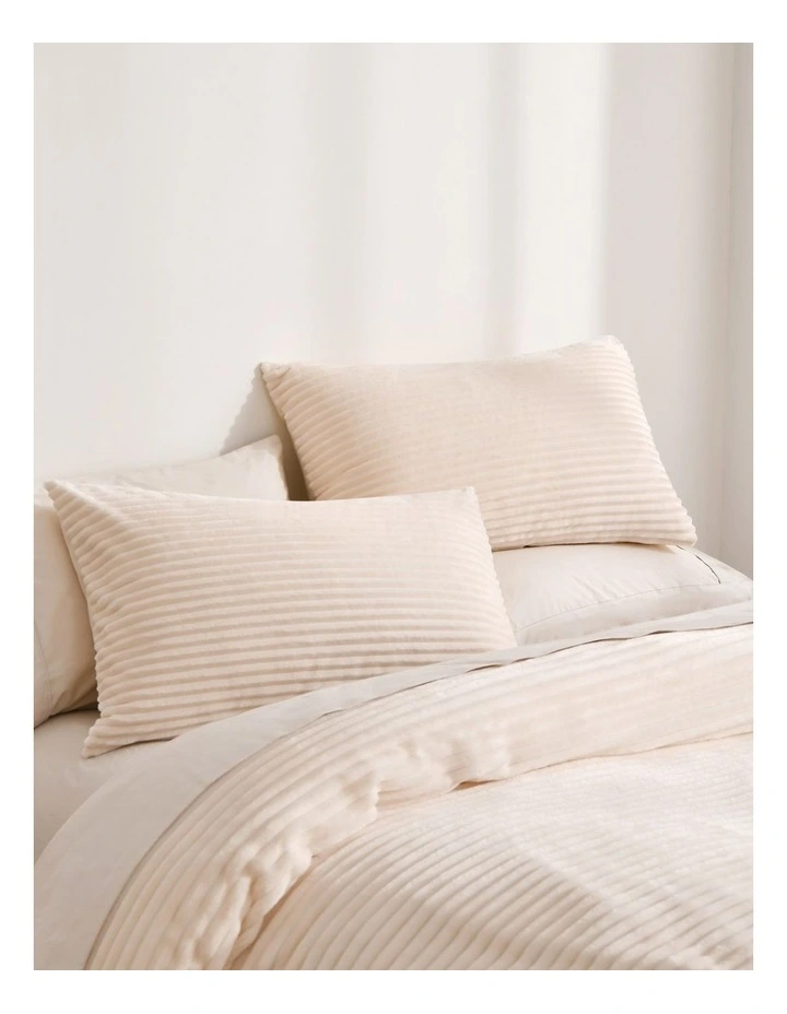 Embossed Teddy Fleece Quilt Cover Set in Vanilla image 3