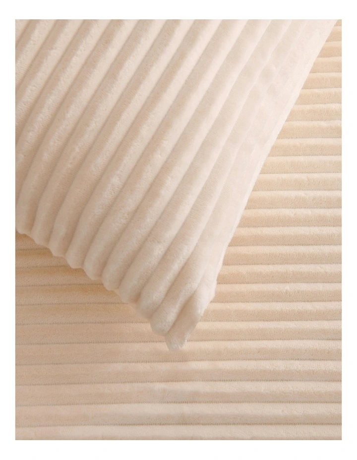 Embossed Teddy Fleece Quilt Cover Set in Vanilla image 4