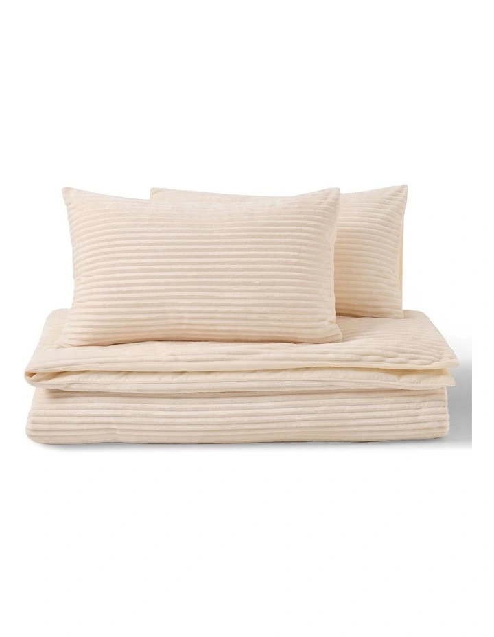 Embossed Teddy Fleece Quilt Cover Set in Vanilla image 6