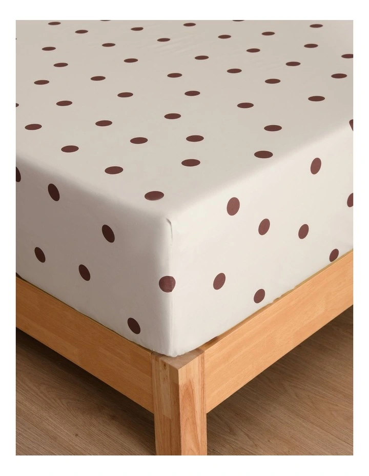 Dreamaker Pippa Spot Fitted Sheet Set in Natural image 3