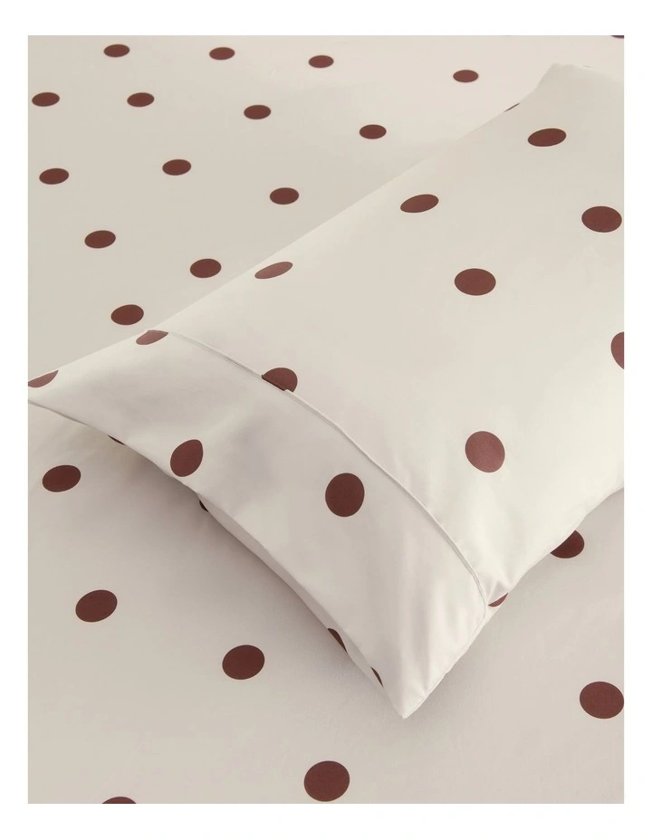 Dreamaker Pippa Spot Fitted Sheet Set in Natural image 4