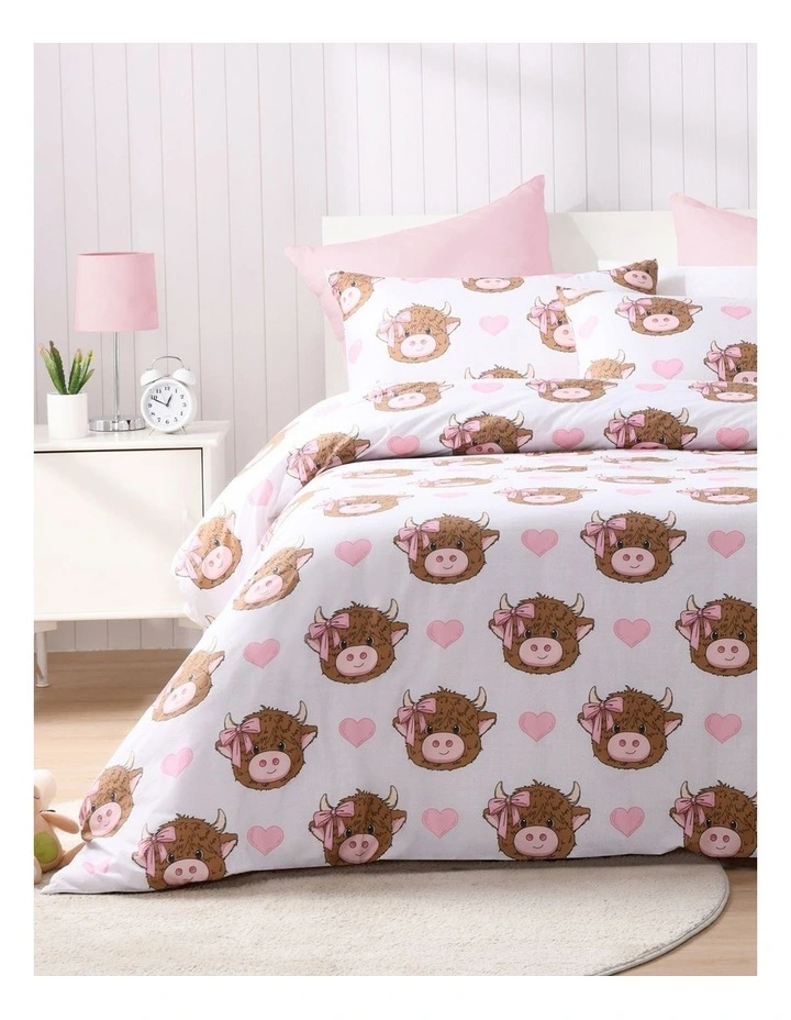 Jack & Ava Holly the Highland Cow Kids Cotton Percale Reversible Quilt Cover Set in Pink image 1