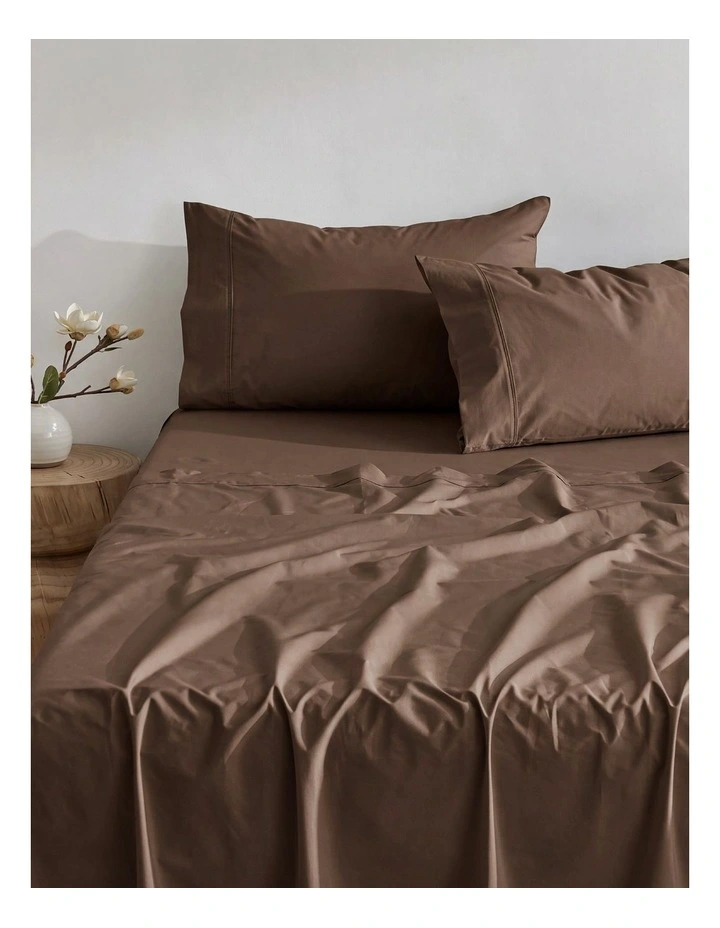 Dreamaker 300TC Cotton Percale Sheet Set in Chocolate image 2