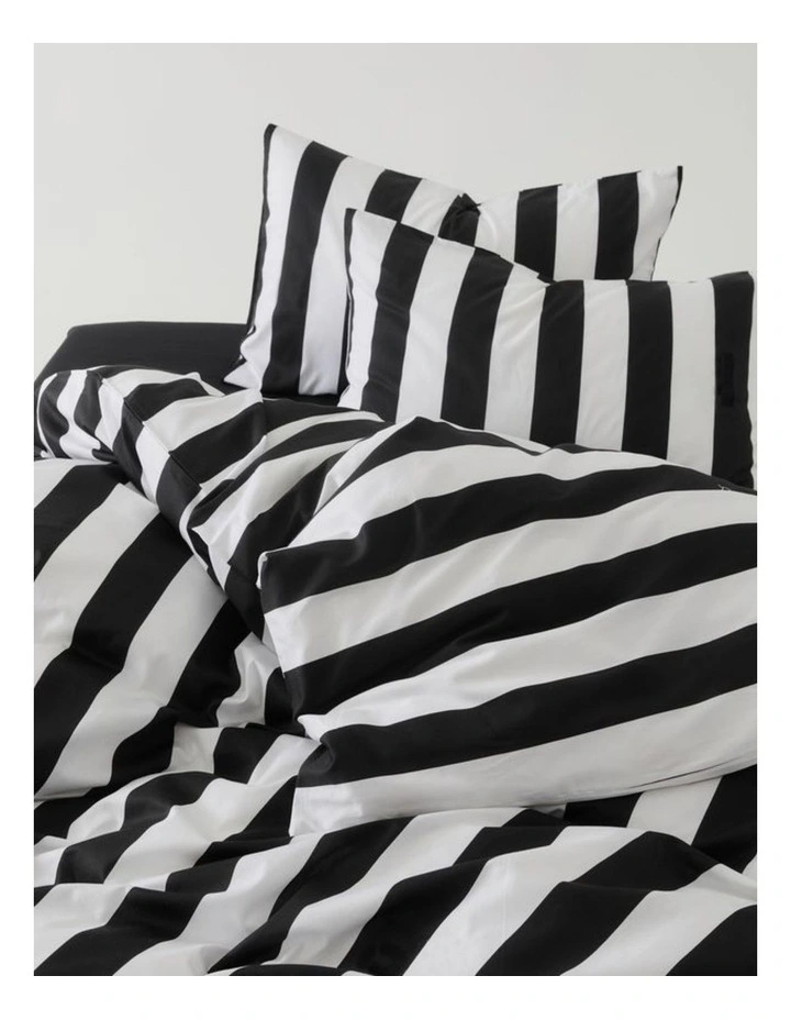 GIOIA CASA Harrison Reversible Printed Cotton Quilt Cover Set in Black image 4