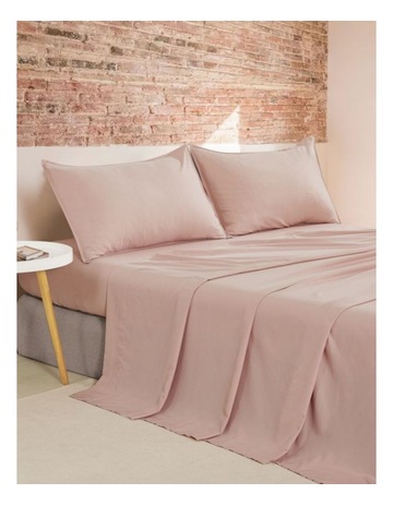 Pink colour