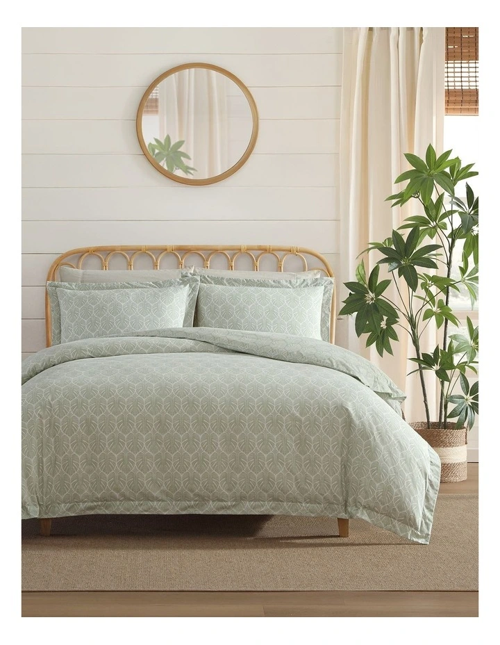 Line Palms Quilt Cover Set in Green image 1