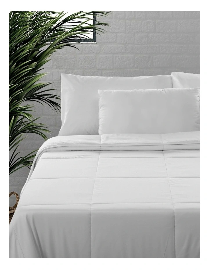 Natural Home Winter Bamboo Quilt 450gsm in White image 4