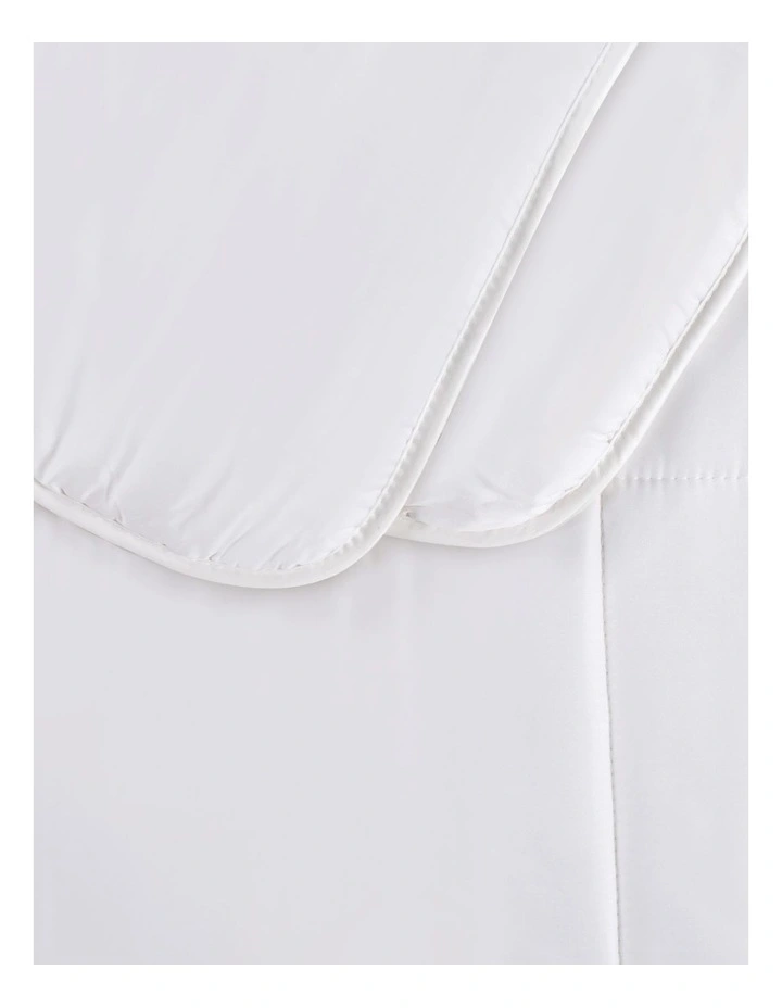 Natural Home Winter Bamboo Quilt 450gsm in White image 6