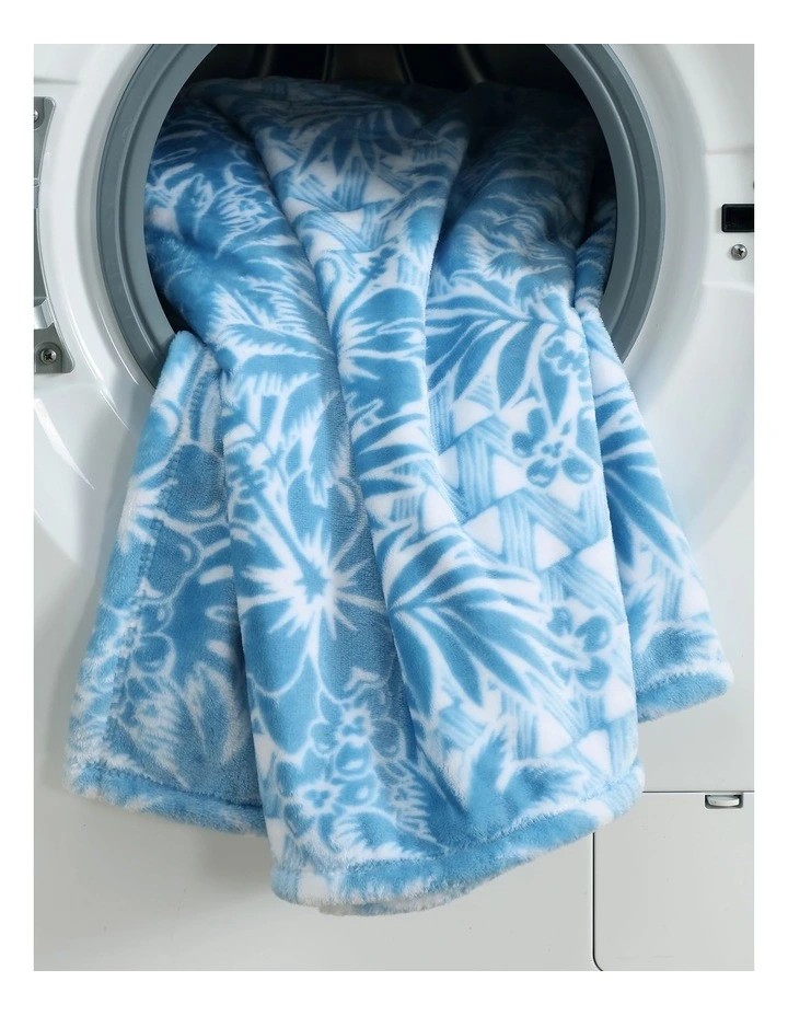 Lanikai Fronds Throw Medium Blue 152x178cm image 3