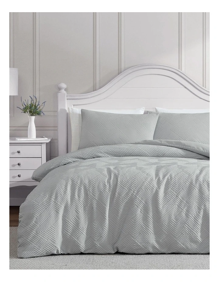 Henderson Quilt Cover Set Silver Queen image 1