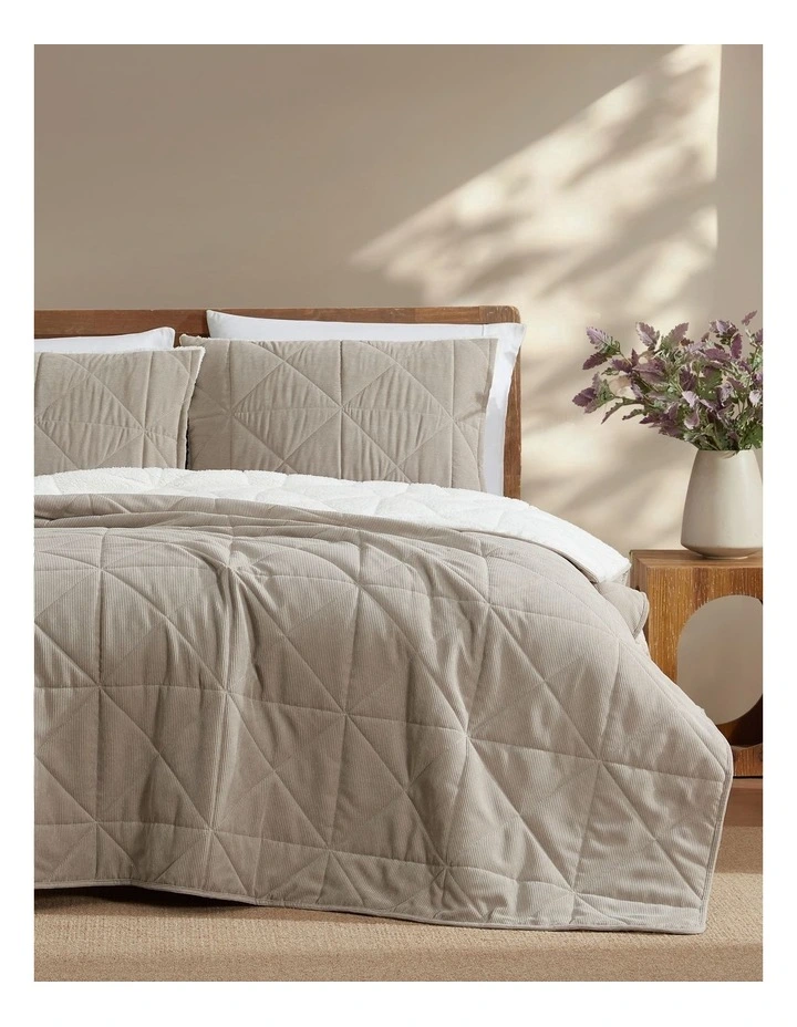 Ridge 3pc Coverlet Set Beige Queen/King image 1