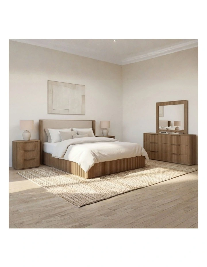 Bedroom Suite 4 Piece in oak image 2